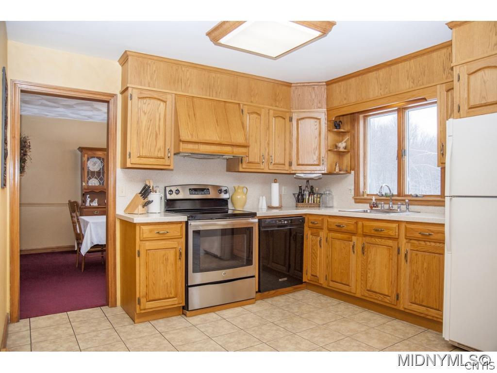 1467 Higby Road Frankfort, NY 13340 - Photo 3 of 24