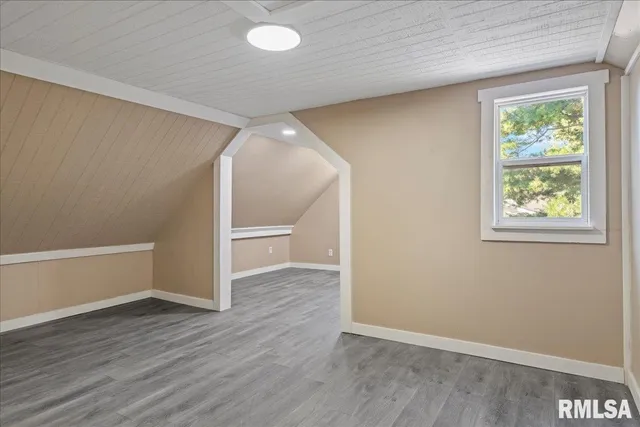 $145,000 | 116 East Ctr Street, Mount Auburn, IL 62547