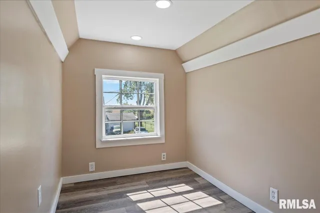 $145,000 | 116 East Ctr Street, Mount Auburn, IL 62547