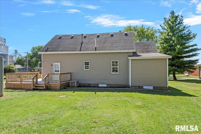 $145,000 | 116 East Ctr Street, Mount Auburn, IL 62547