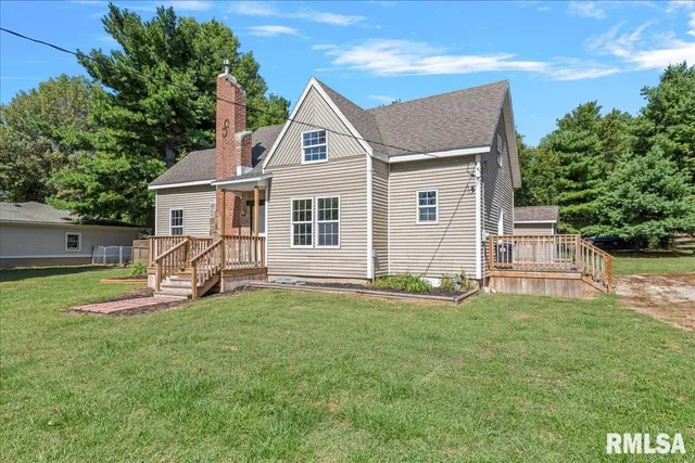 $145,000 | 116 East Ctr Street, Mount Auburn, IL 62547