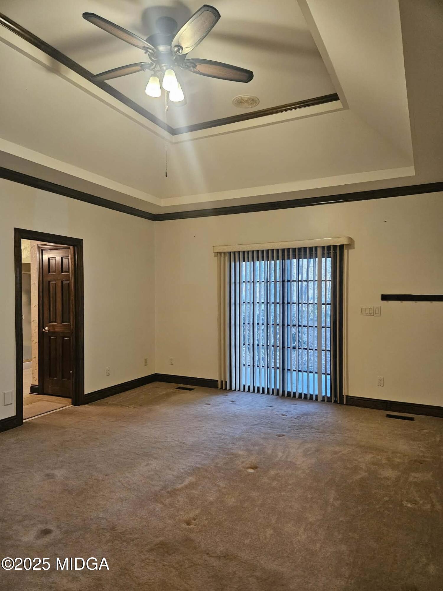 103 Oakview Circle Gray, GA 31032 - Photo 23 of 61 a view of an empty room with a window