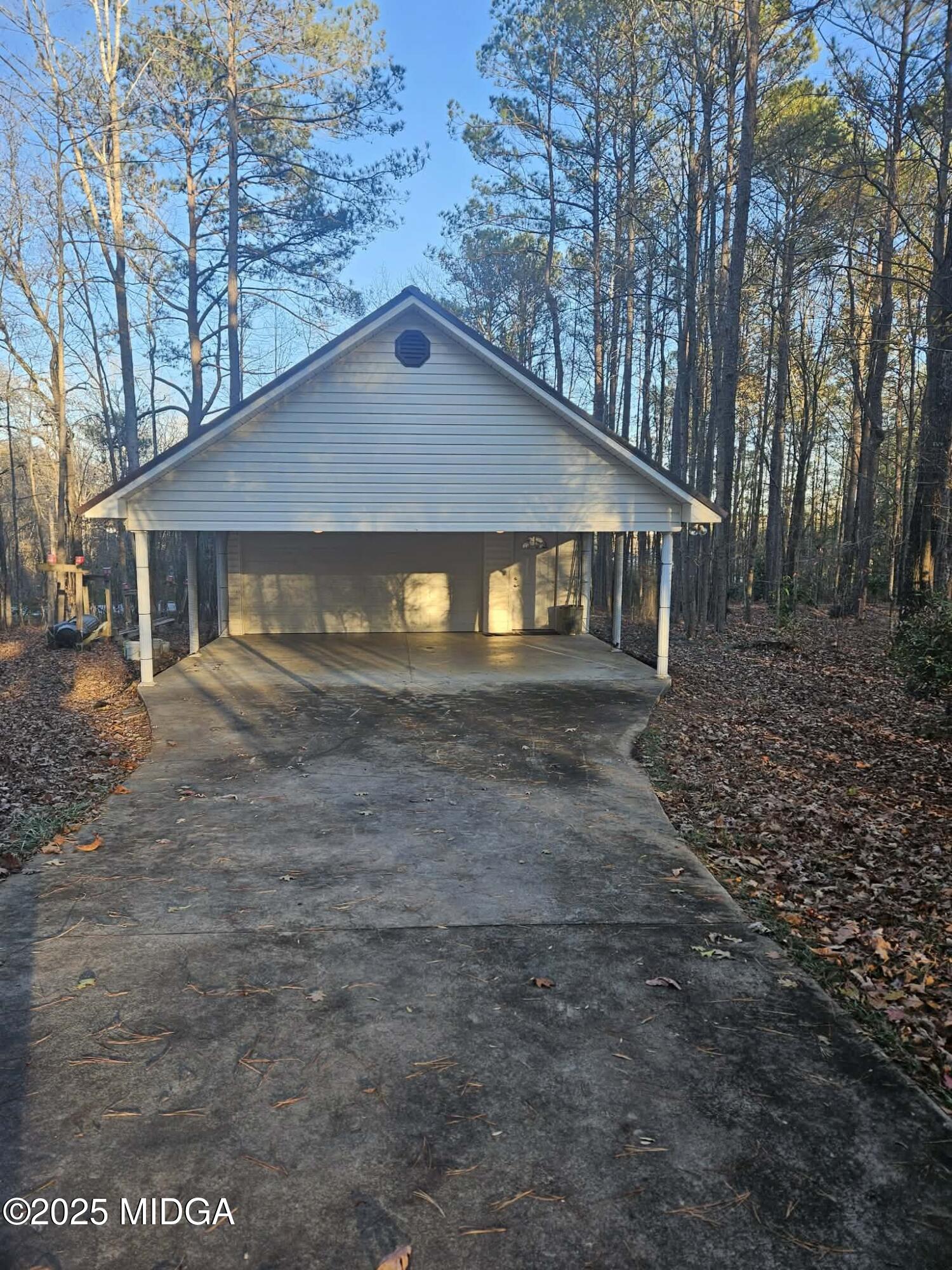 103 Oakview Circle Gray, GA 31032 - Photo 53 of 61 a front view of a house with a yard