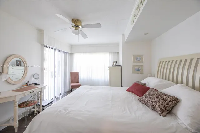 $379,900 | 112 Lake Shore Drive, Pembroke Park, FL 33009