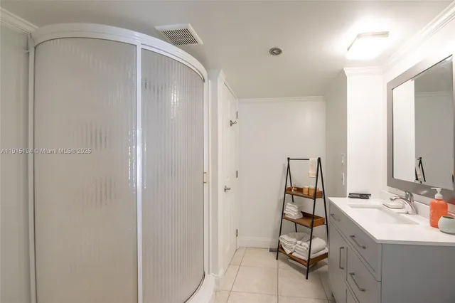 $379,900 | 112 Lake Shore Drive, Pembroke Park, FL 33009