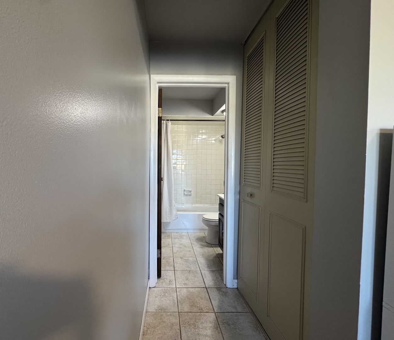 6630 South Brainard Avenue, Unit 407 Countryside, IL 60525 - Photo 15 of 25 Gallery Image 15