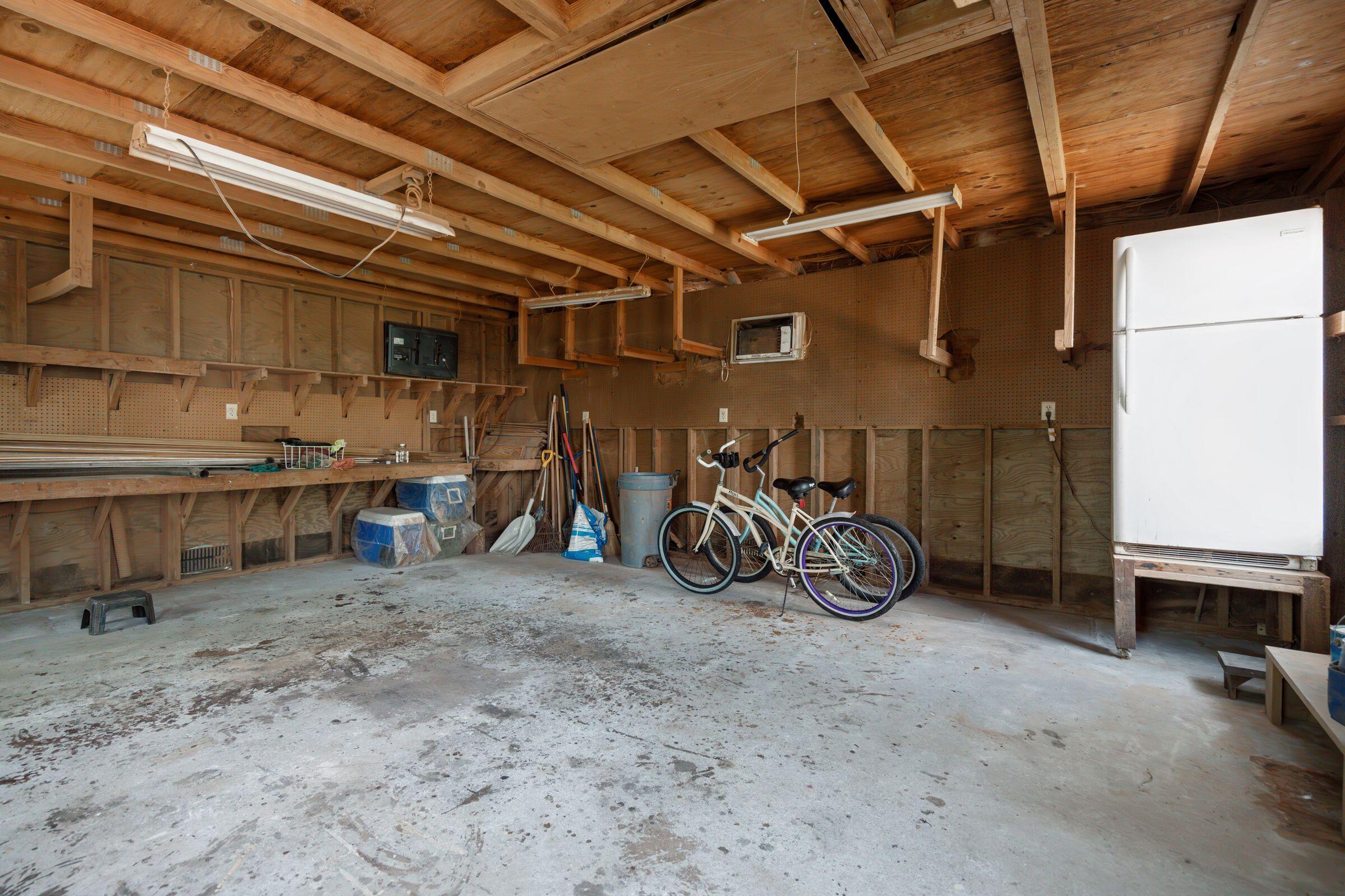 15 Rutledge Avenue Charleston, SC 29401 - Photo 60 of 70 Back Shed