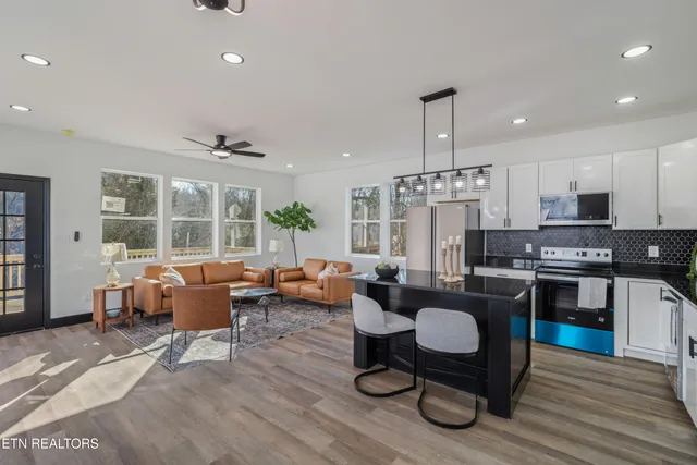 $360,000 | 3122 Boright Drive, Knoxville, TN 37917