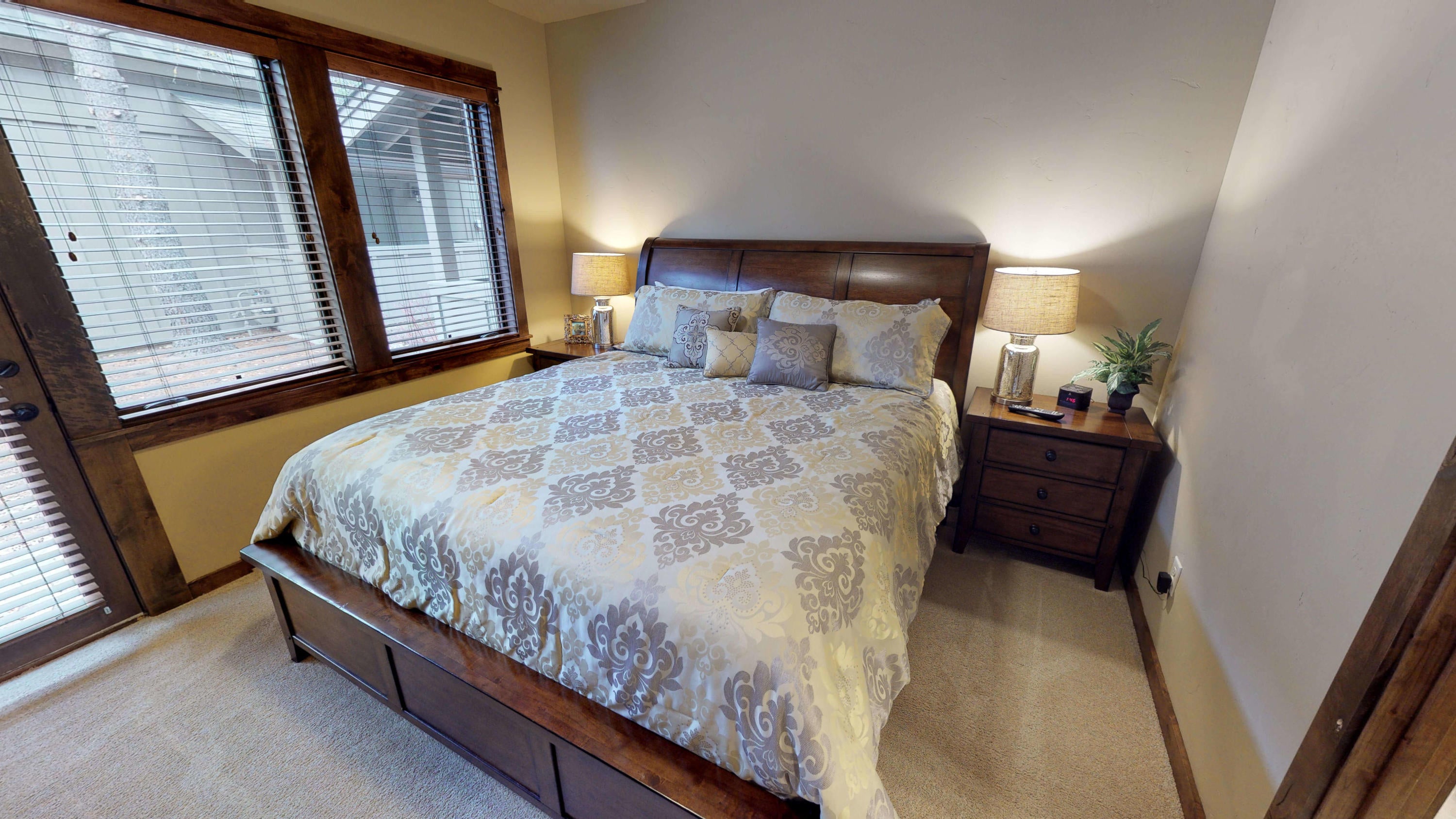 56538 Dancing Rock Loop, Unit 16 Bend, OR 97707 - Photo 16 of 32 16_CalderaCabin (15)
