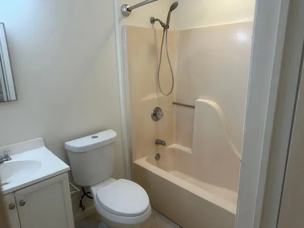 $1,200 | 6904 Sea Turtle Circle, Unit C, Navarre, FL 32566