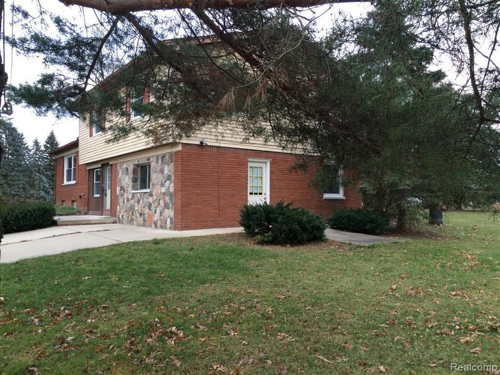 375 Triangle Lake Road Howell, MI 48843 - Photo 31 of 32 35.jpg