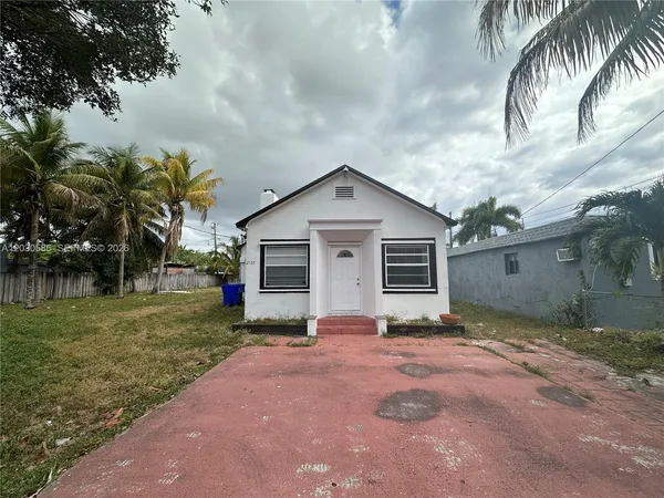 $2,200 | 2135 Lincoln Street, Hollywood, FL 33020