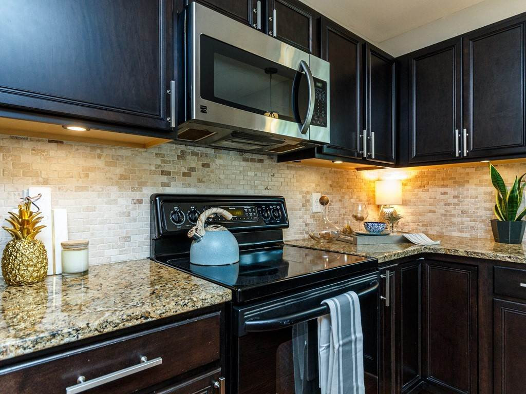 1133 South State Street Raleigh, NC 27601 - Photo 12 of 29 Kitchen