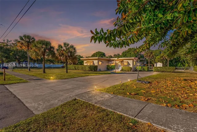 $750,000 | 3230 Southwest 98th Avenue, Miami, FL 33165