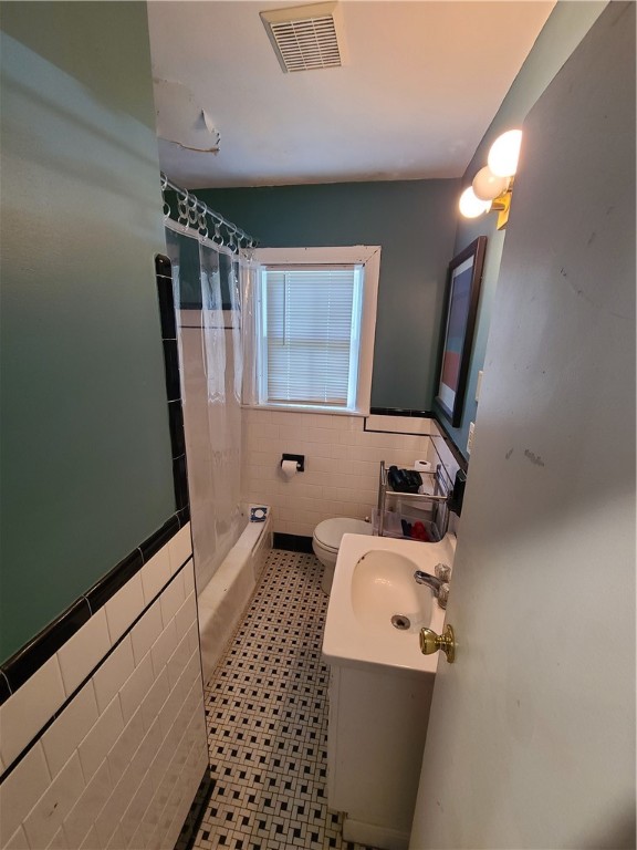 67 Harrison Street Cumberland, RI 02864 - Photo 12 of 27