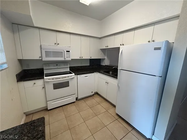 $1,200 | 8342 Bernwood Cove Loop, Unit 801, Fort Myers, FL 33966