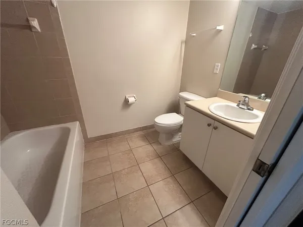 $1,200 | 8342 Bernwood Cove Loop, Unit 801, Fort Myers, FL 33966