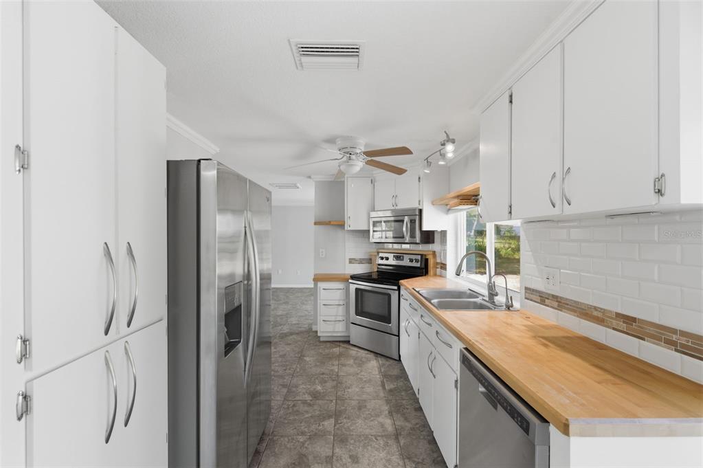 6211 Waycross Drive Spring Hill, FL 34606 - Photo 12 of 50