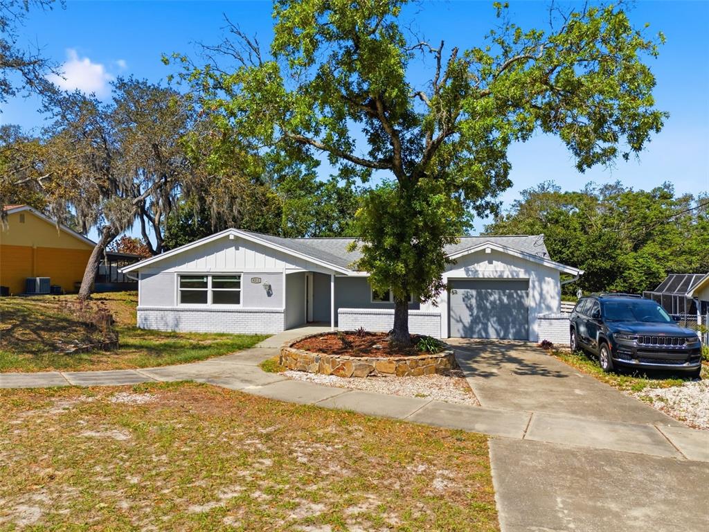 6211 Waycross Drive Spring Hill, FL 34606 - Photo 3 of 50