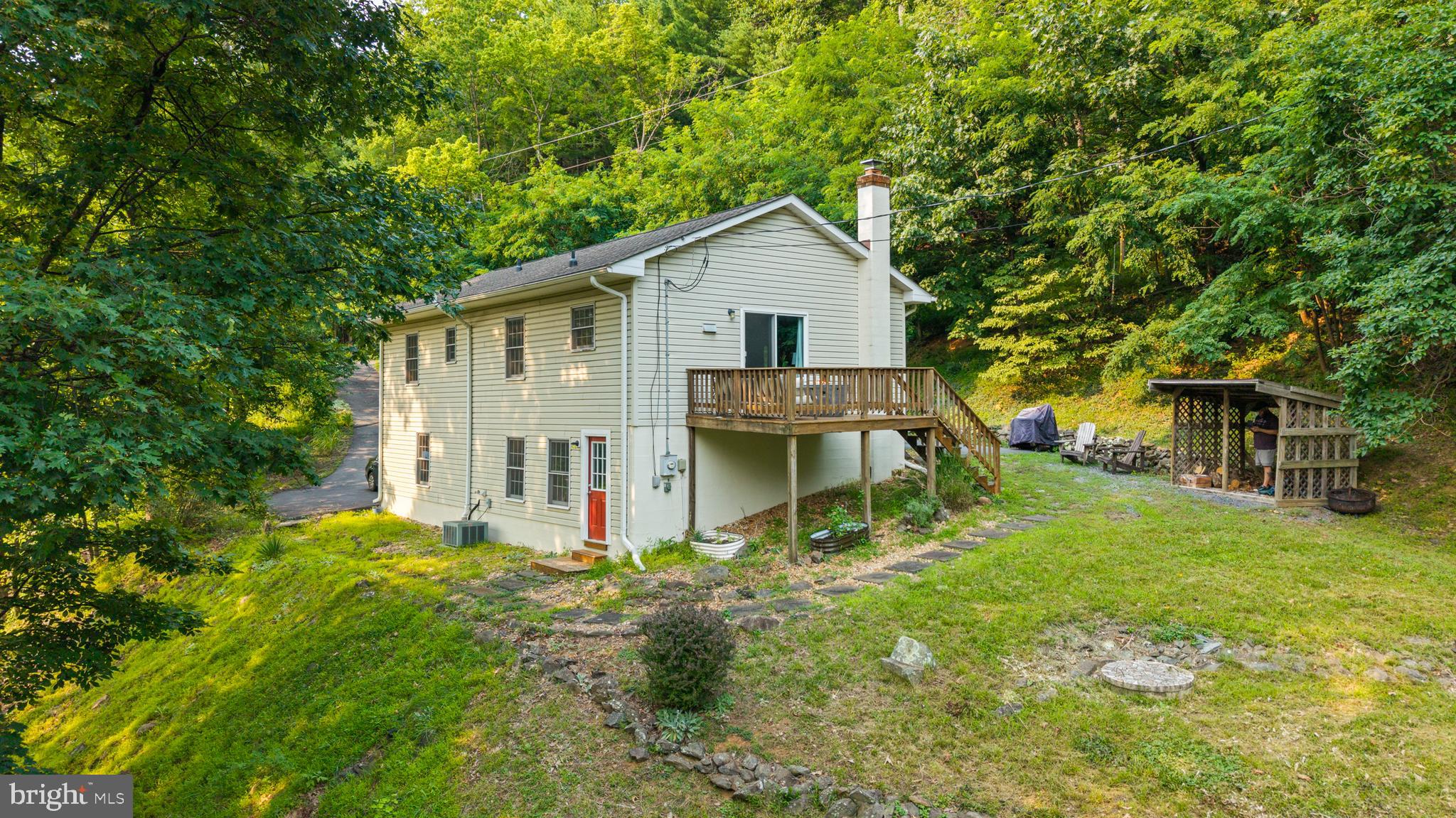 1336 Granny Smith Road Linden, VA 22642 - Photo 7 of 46