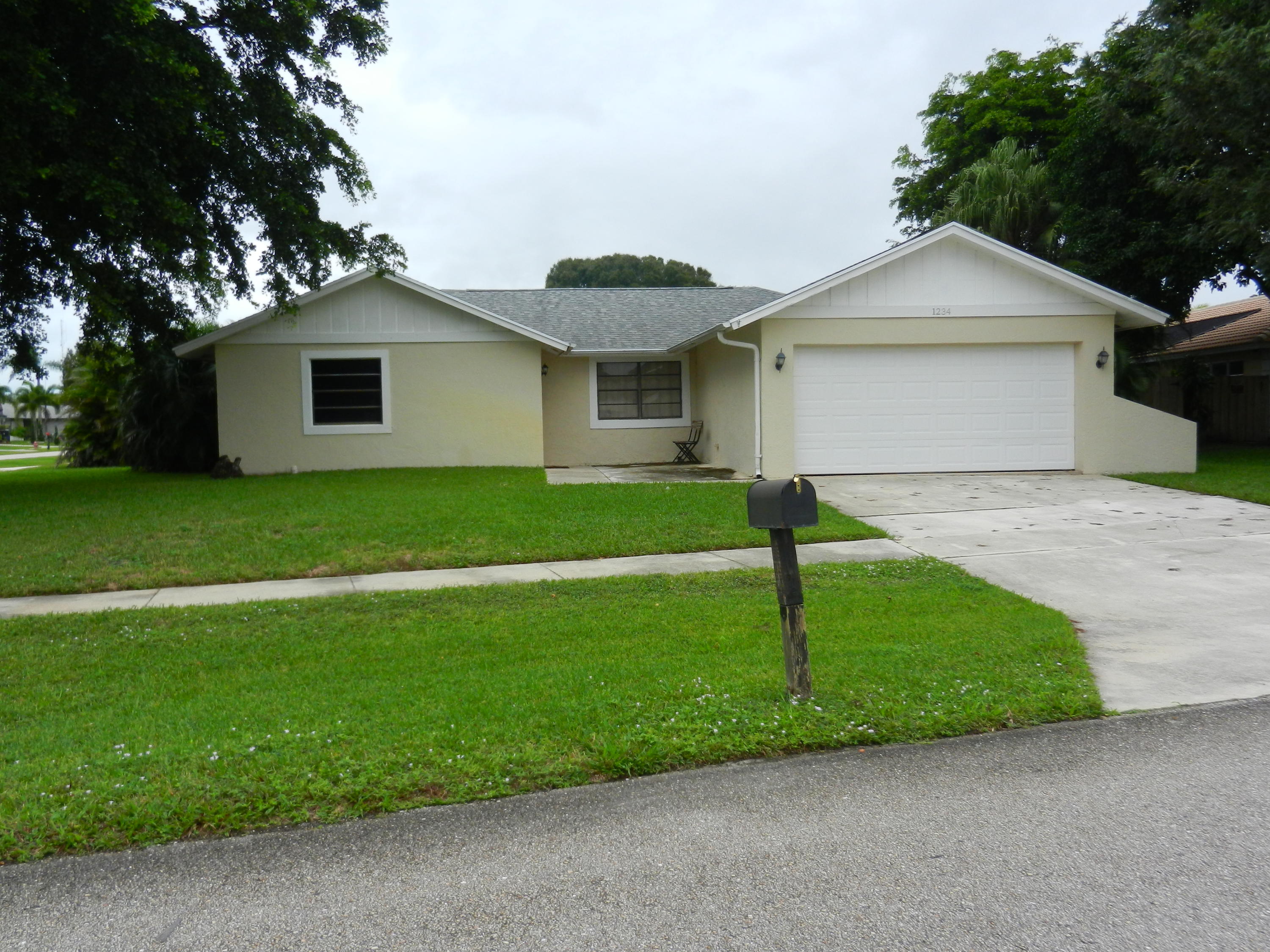 1234 Pinetta Circle Wellington, FL 33414 - Photo 1 of 5 DSCN4766