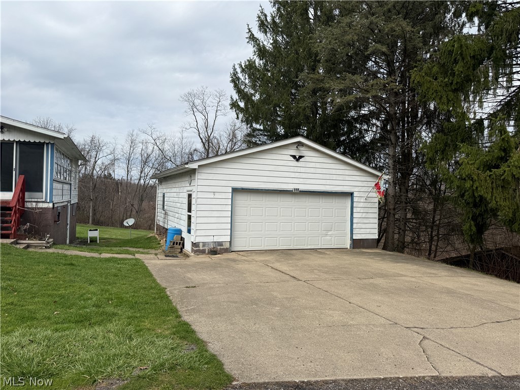 668 Springview Road East Liverpool, OH 43920 - Photo 2 of 18 Gallery Image 2