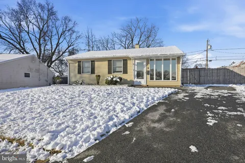 $289,900 | 44 Wardor Avenue, New Castle, DE 19720