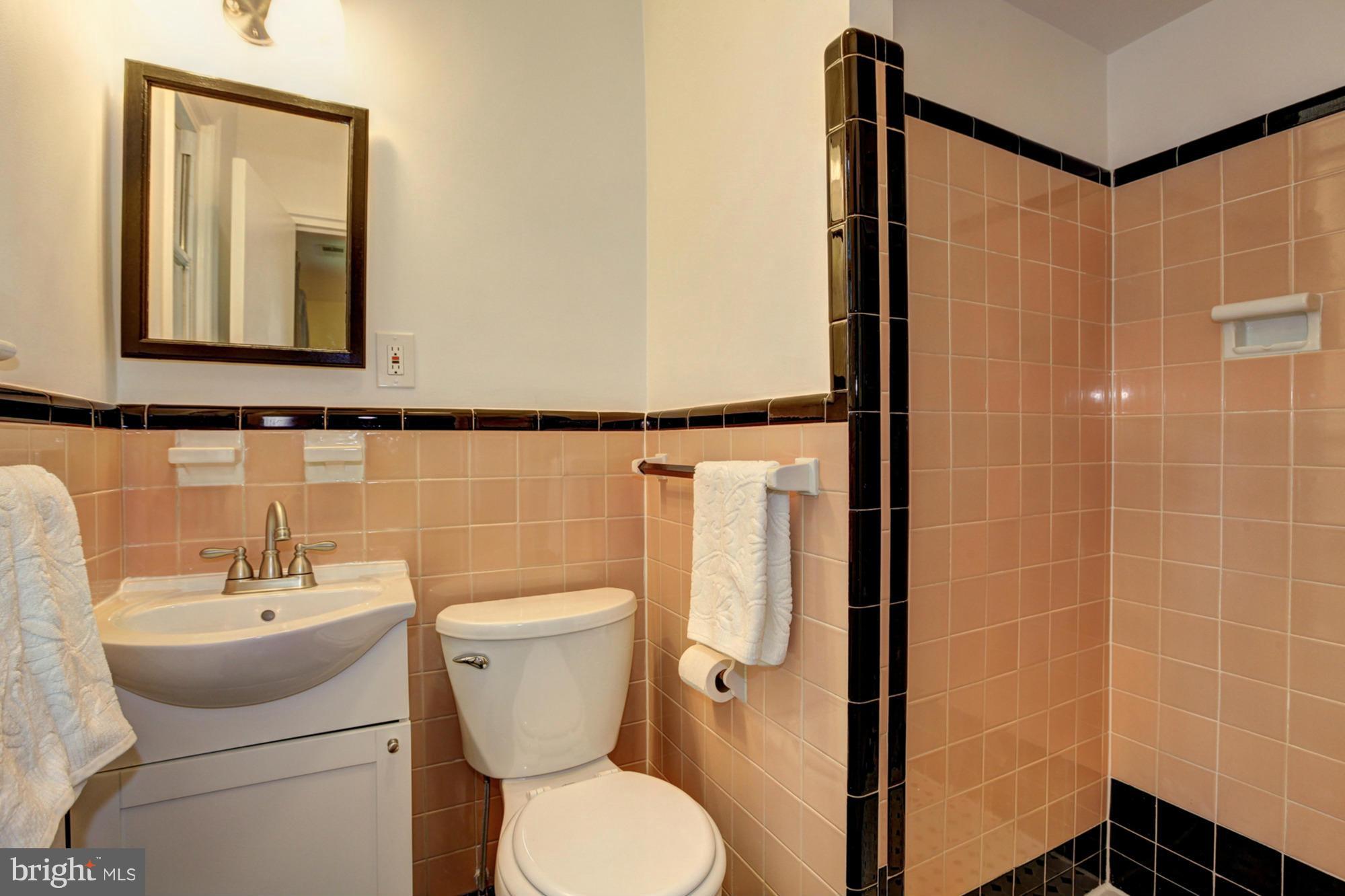 9015 Garland Avenue Silver Spring, MD 20901 - Photo 16 of 30 Bath