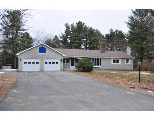 14 Country Charm Road Cumberland Center, ME 04021 - Photo 1 of 22 Exterior Front.
