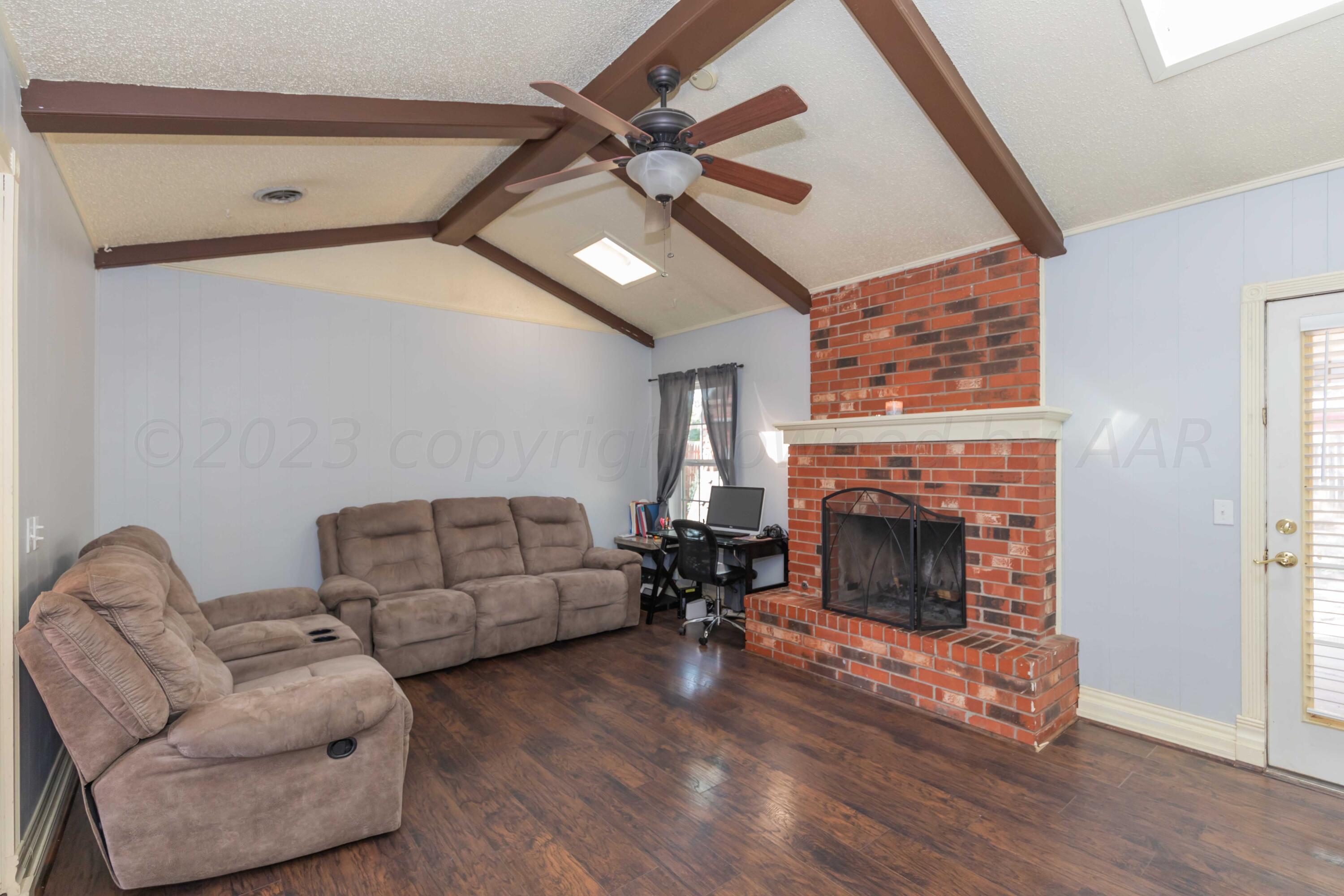 4004 Kingston Road Amarillo, TX 79109 - Photo 5 of 39 LIVING ROOM VIEW 1