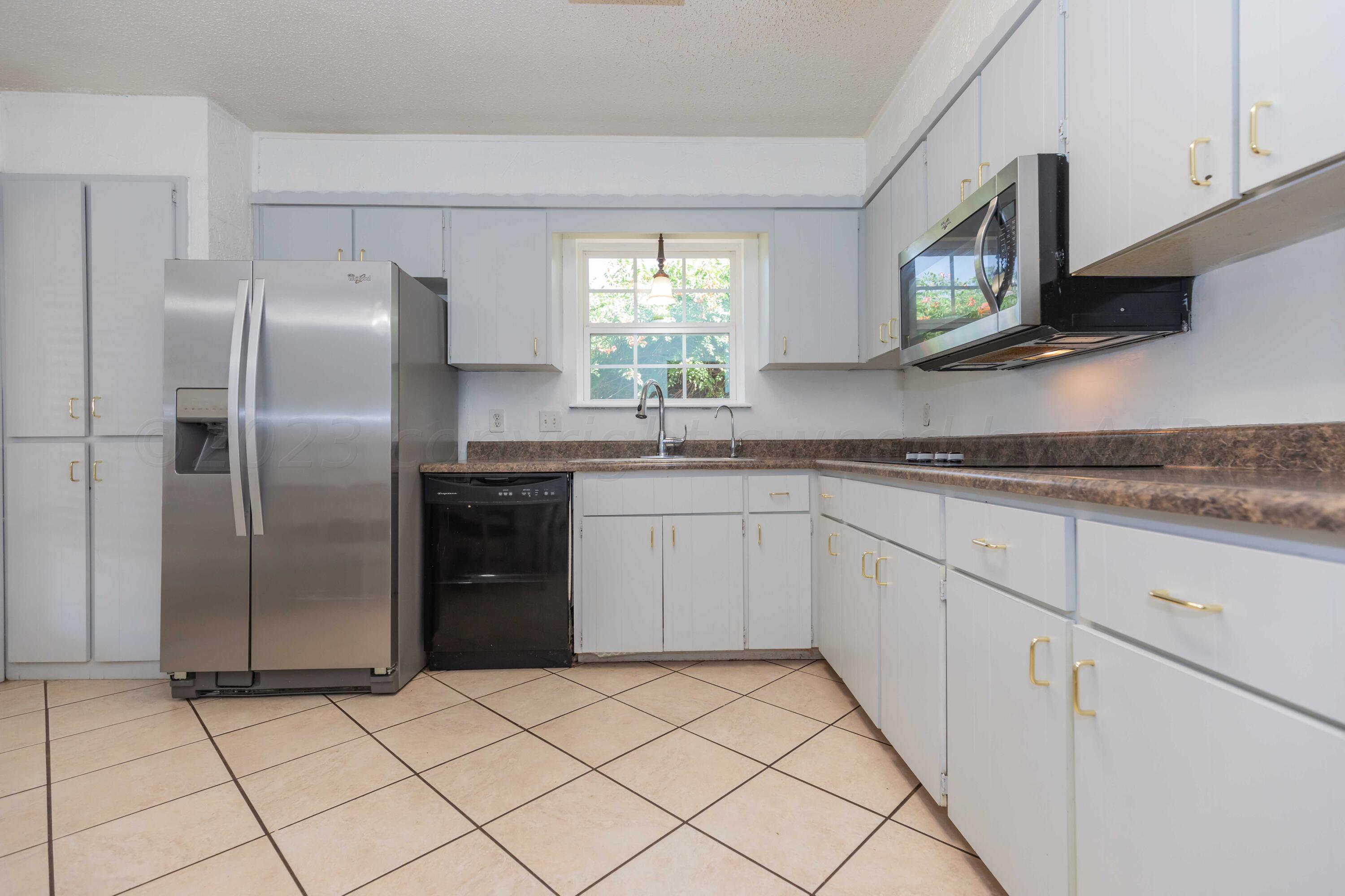 4004 Kingston Road Amarillo, TX 79109 - Photo 8 of 39 KITCHEN VIEW 1