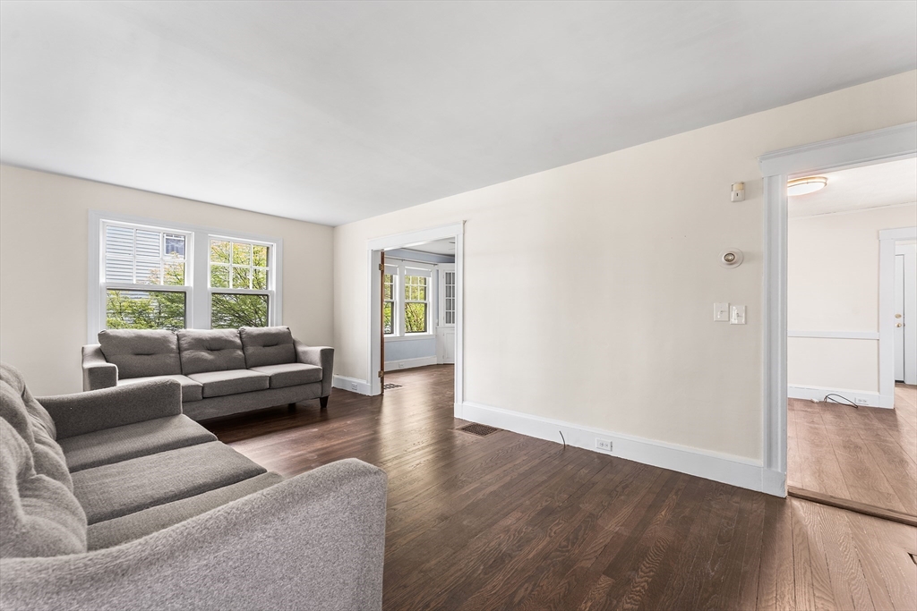 18 Fales Road Dedham, MA 02026 - Photo 5 of 38