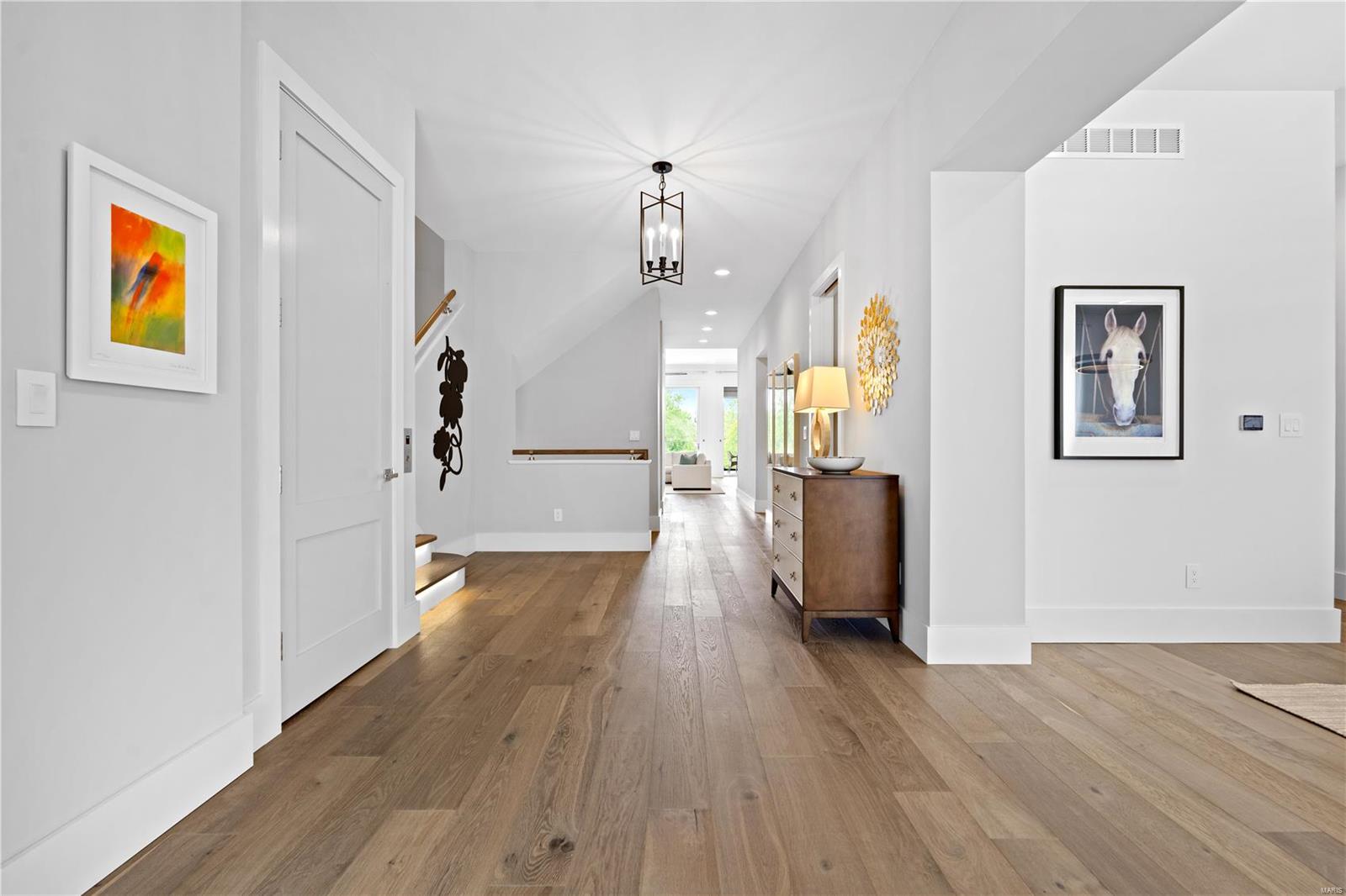 9147 Clayton Road Ladue, MO 63124 - Photo 2 of 48 Gallery Image 2
