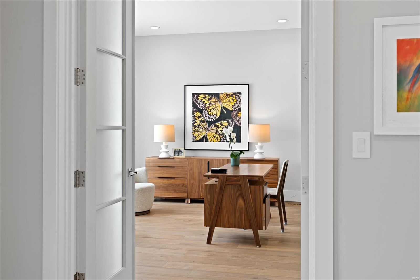 9147 Clayton Road Ladue, MO 63124 - Photo 21 of 48 Gallery Image 21