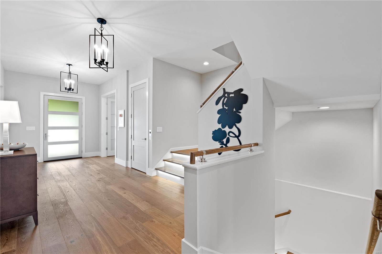 9147 Clayton Road Ladue, MO 63124 - Photo 28 of 48 Gallery Image 28