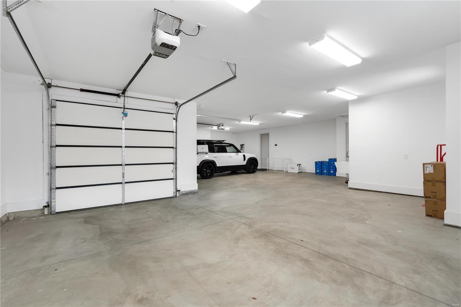 9147 Clayton Road Ladue, MO 63124 - Photo 42 of 48 Gallery Image 42