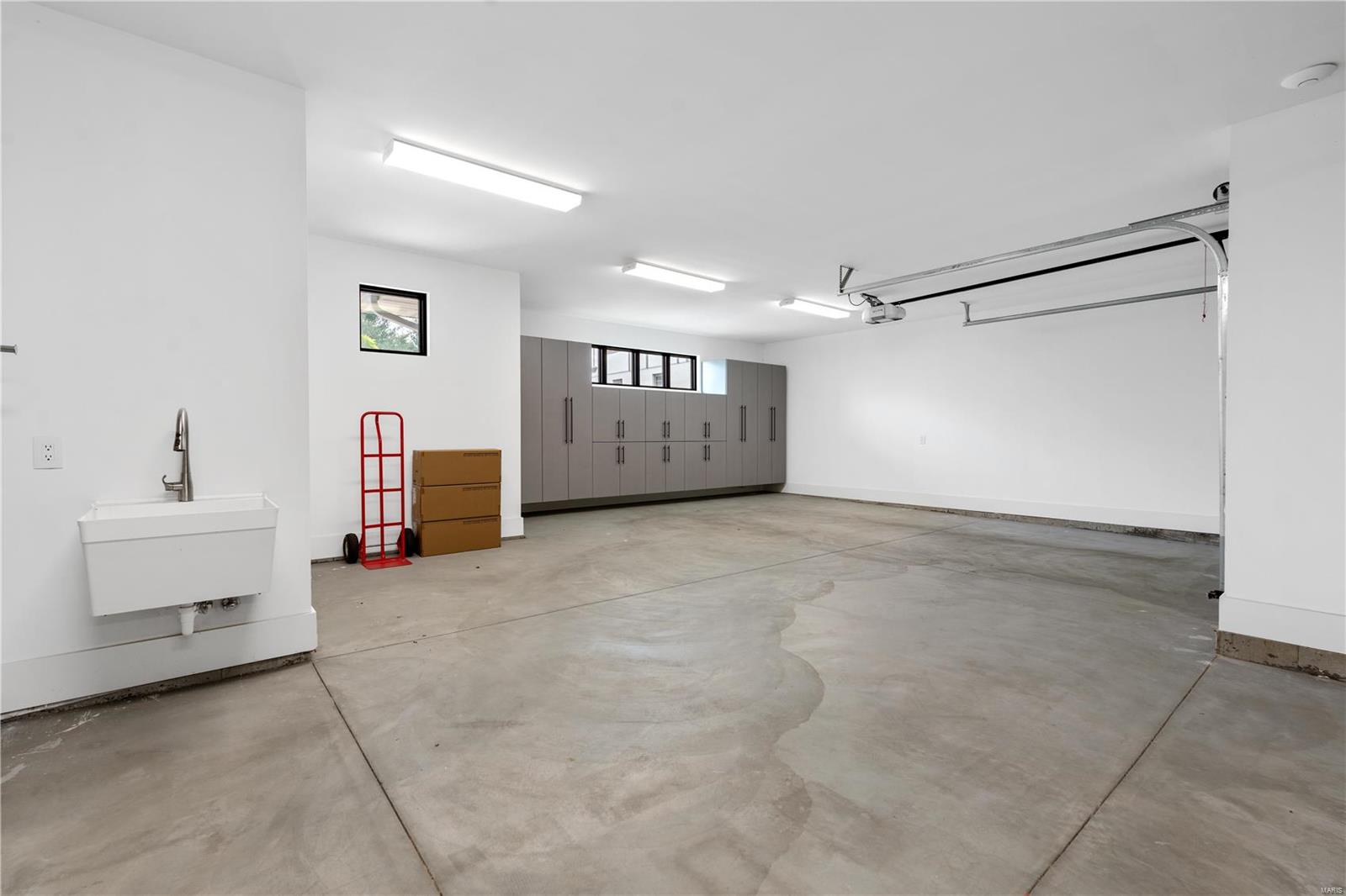 9147 Clayton Road Ladue, MO 63124 - Photo 43 of 48 Gallery Image 43