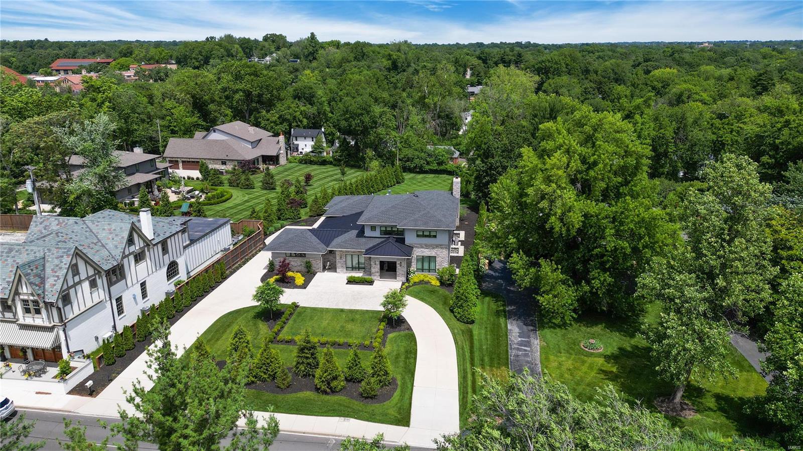 9147 Clayton Road Ladue, MO 63124 - Photo 44 of 48 Gallery Image 44