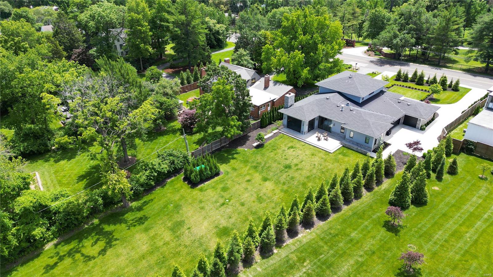 9147 Clayton Road Ladue, MO 63124 - Photo 45 of 48 Gallery Image 45