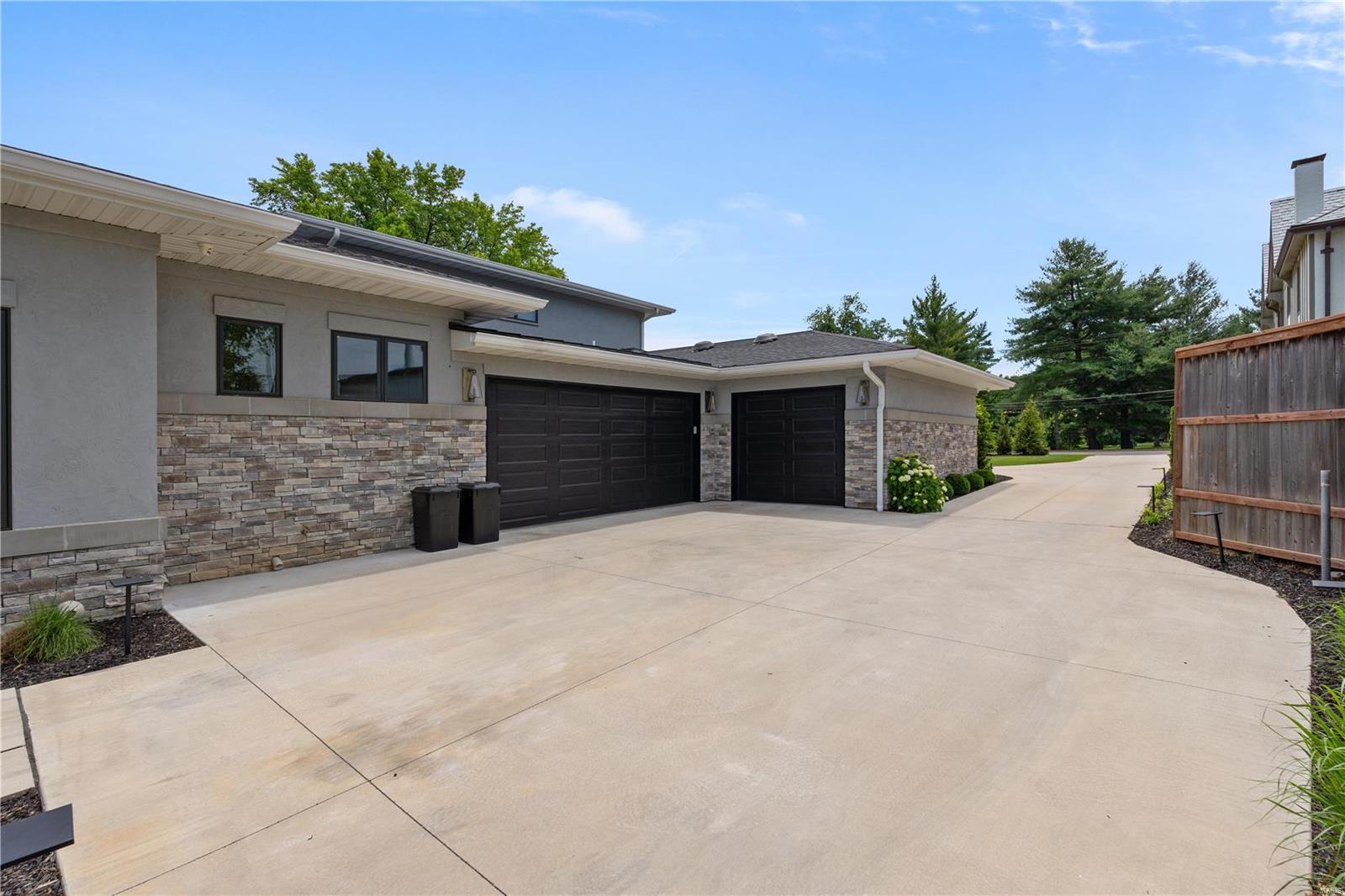9147 Clayton Road Ladue, MO 63124 - Photo 47 of 48 Gallery Image 47
