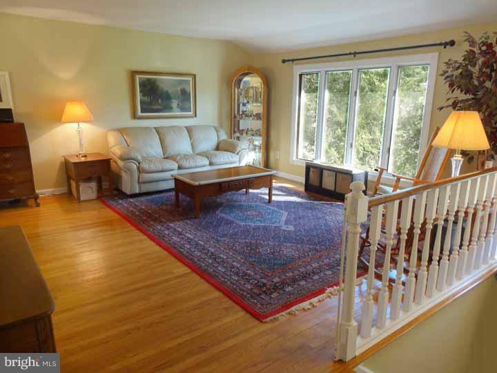 22 Houston Road Yardley, PA 19067 - Photo 3 of 22 Living Room
