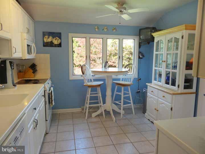 22 Houston Road Yardley, PA 19067 - Photo 5 of 22 Kitchen