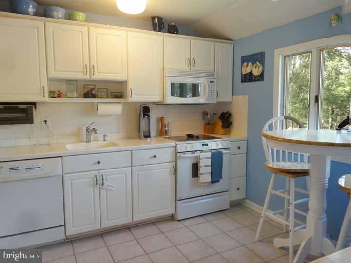 22 Houston Road Yardley, PA 19067 - Photo 6 of 22 Kitchen