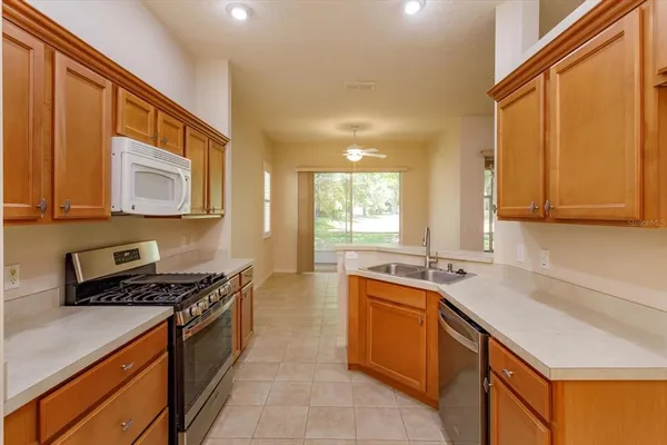 $2,400 | 120 Crepe Myrtle Drive, Groveland, FL 34736