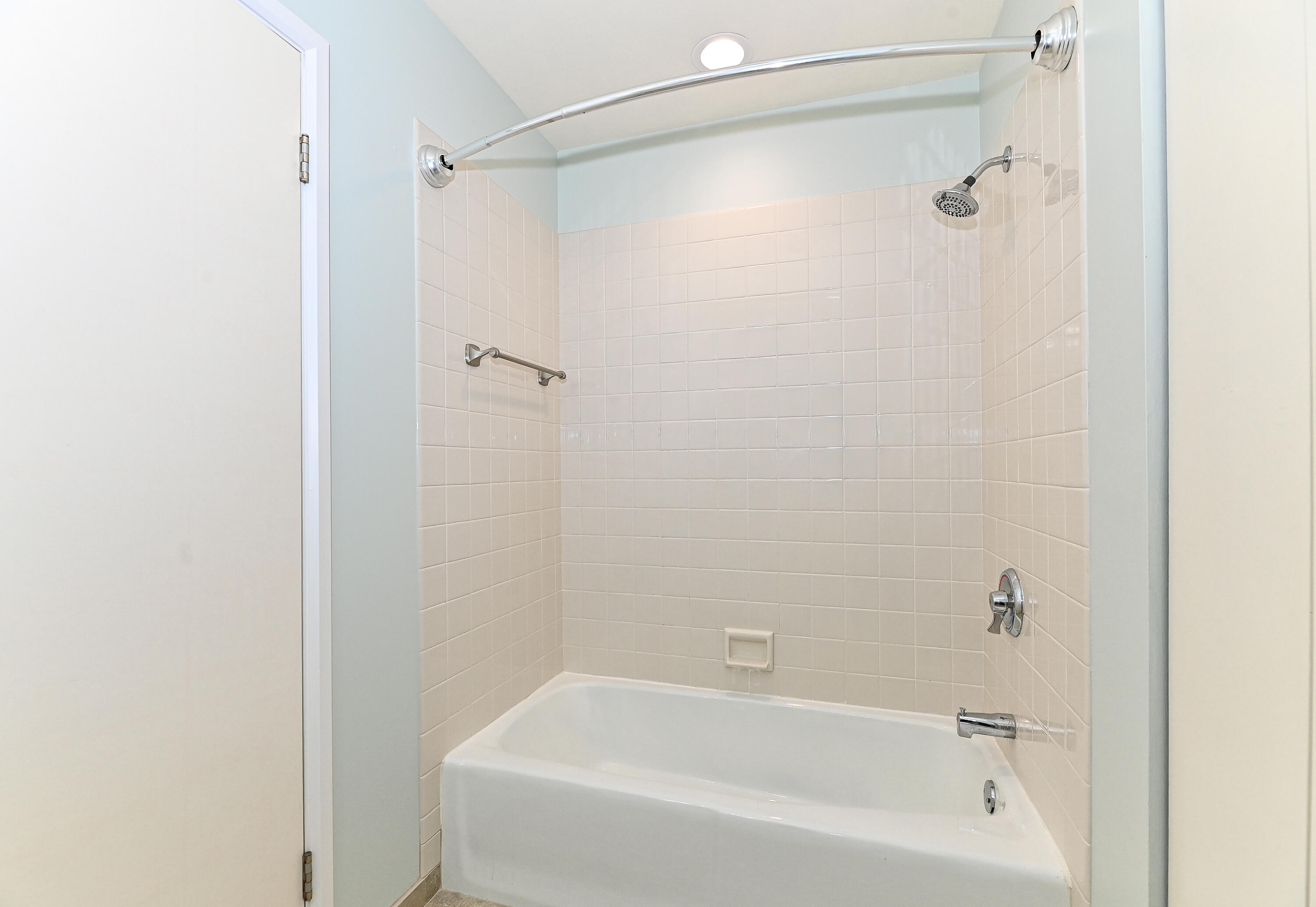 35 Harborview Drive, Unit 112 Racine, WI 53403 - Photo 20 of 36 Harborview-37