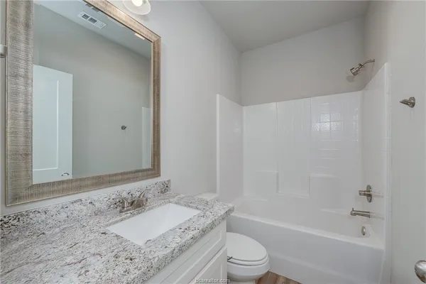 $3,200 | 404 Poplar Street, Unit A, College Station, TX 77840