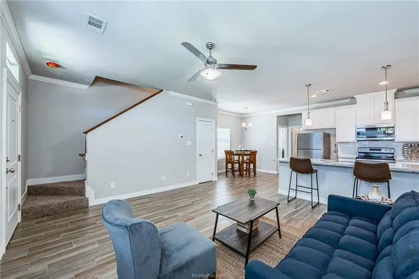 $3,200 | 404 Poplar Street, Unit A, College Station, TX 77840