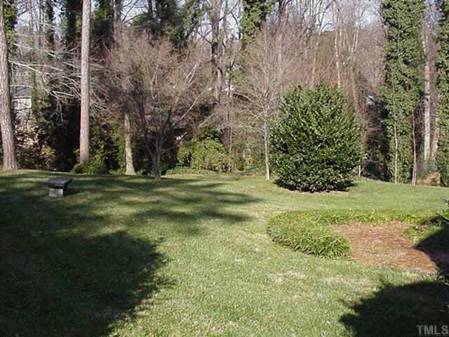 814 Lake Boone Trail Raleigh, NC 27607 - Photo 9 of 10 a backyard of apartments with large trees