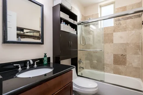 $425,000 | 1301 North Artesian Avenue, Unit 1F, Chicago, IL 60622