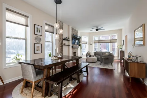 $425,000 | 1301 North Artesian Avenue, Unit 1F, Chicago, IL 60622